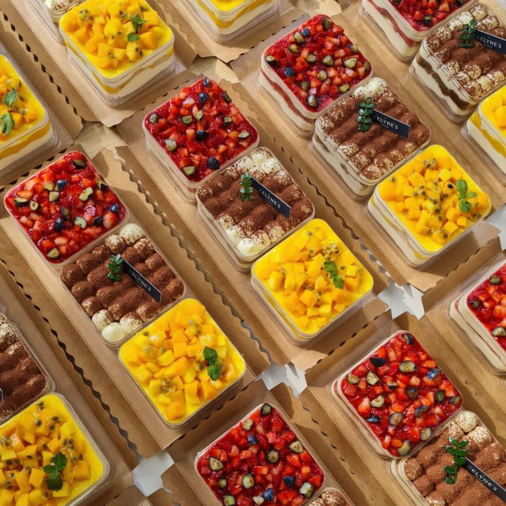 Récipient à gâteau carré transparent de 15 oz avec couvercle | 3,74x3,74x2,56" - 200 ensembles