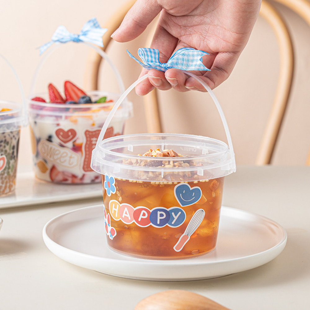 16oz Clear Plastic Bucket W/ Lid & Handle - With dessert