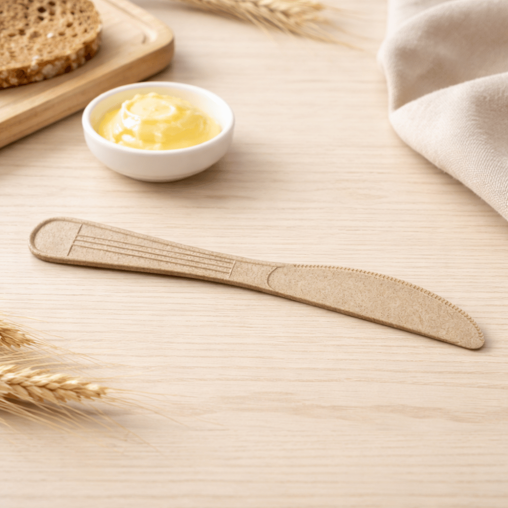 7.5" Compostable Corn Starch Bio Knife - with background