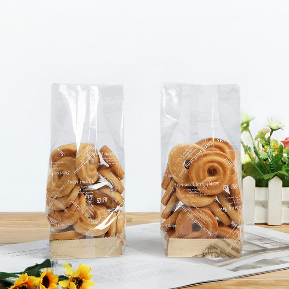Clear Gusseted Cookie Bag With Printed Design | 3.27x2.44x9.84" - with cookie and tray