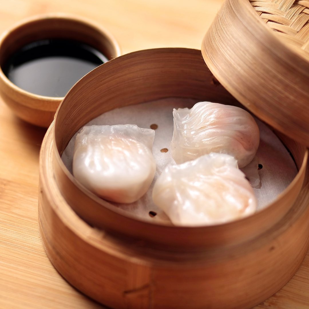 Din-sum sitting on a Non-Stick Round Steamer Paper