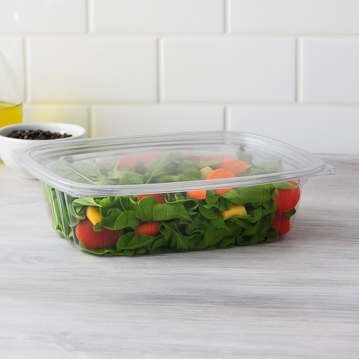 H079 | Contenants à salade rectangulaires transparents de 24 oz avec couvercle - 300 ensembles