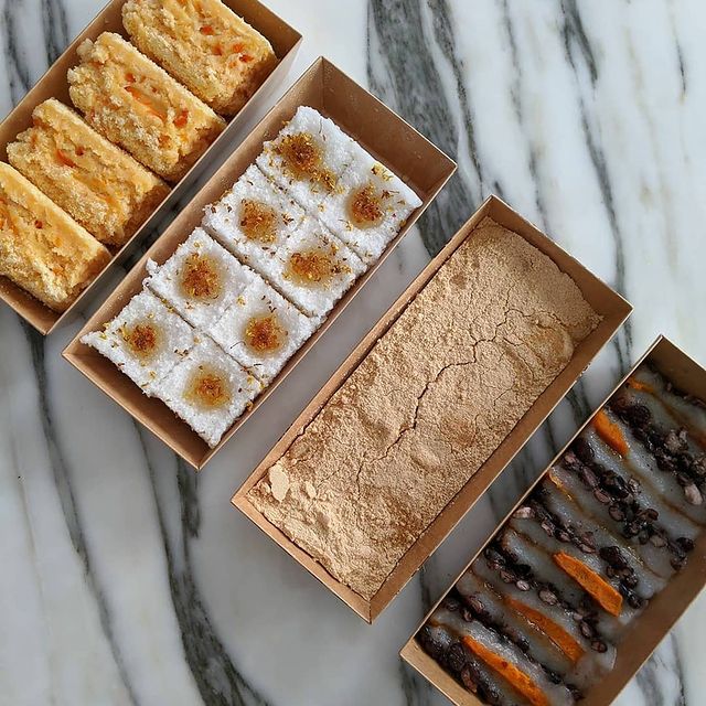 Rectangular Kraft Paper Cake Box W/ PET Lid | 7.5x3.4x2.6" - With food
