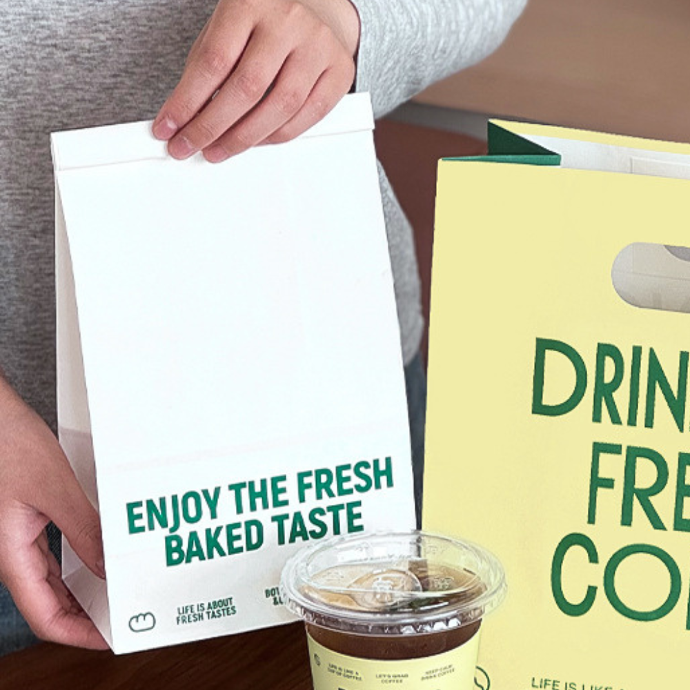 6lb White Paper Bakery Bag W/ Grease-Resistant Lining | 6x3.5x10.7" - with drink
