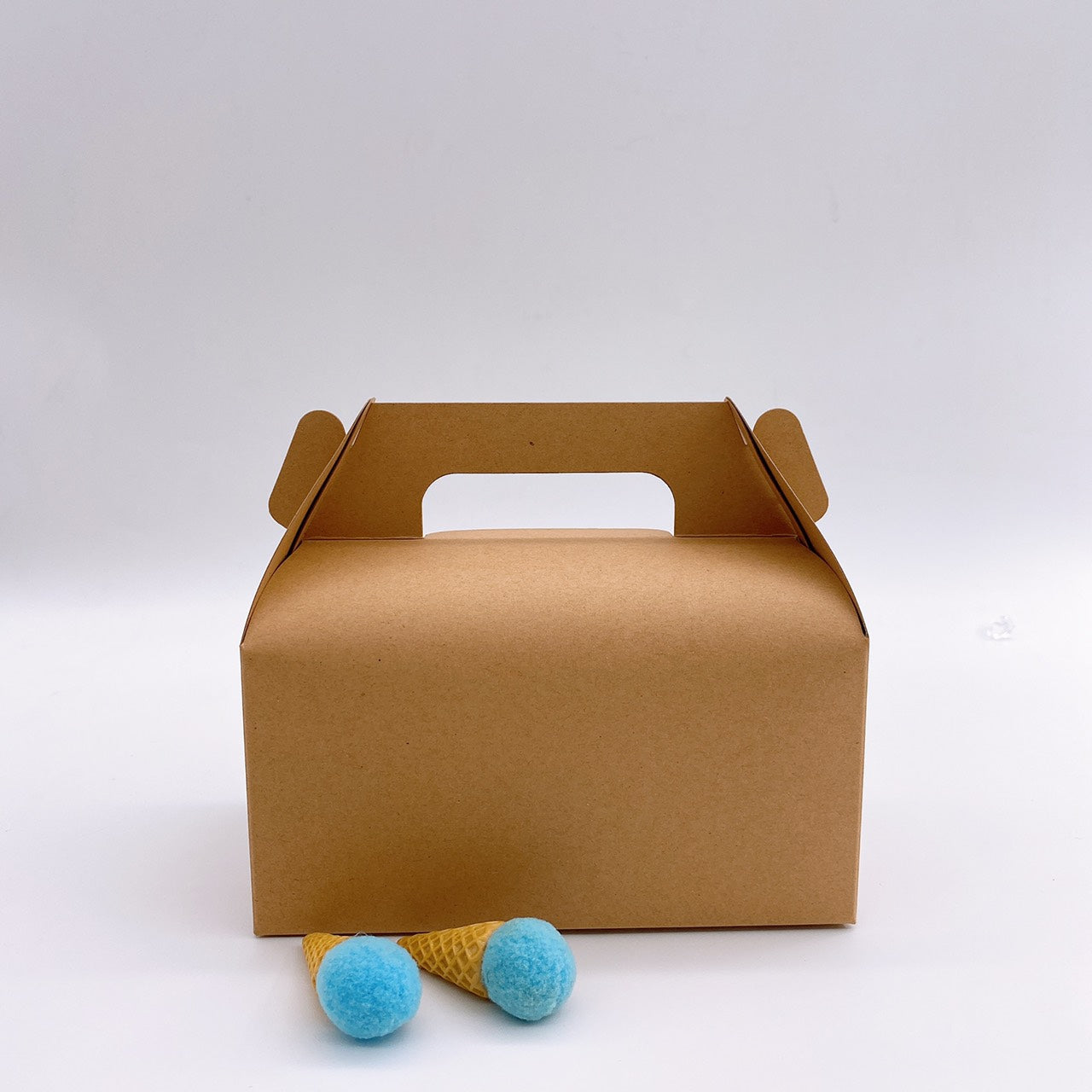 Eco-Friendly Kraft Cake Box W/ Handle | 6.5x3.62x4